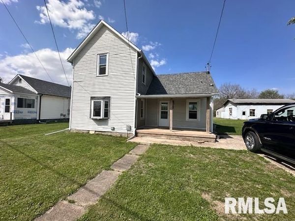 825 W OLD LOCUST Street, Canton, IL 61520
