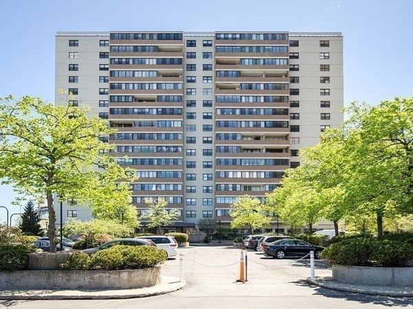 6 Whittier Place, Unit 4B, Boston, MA 02114