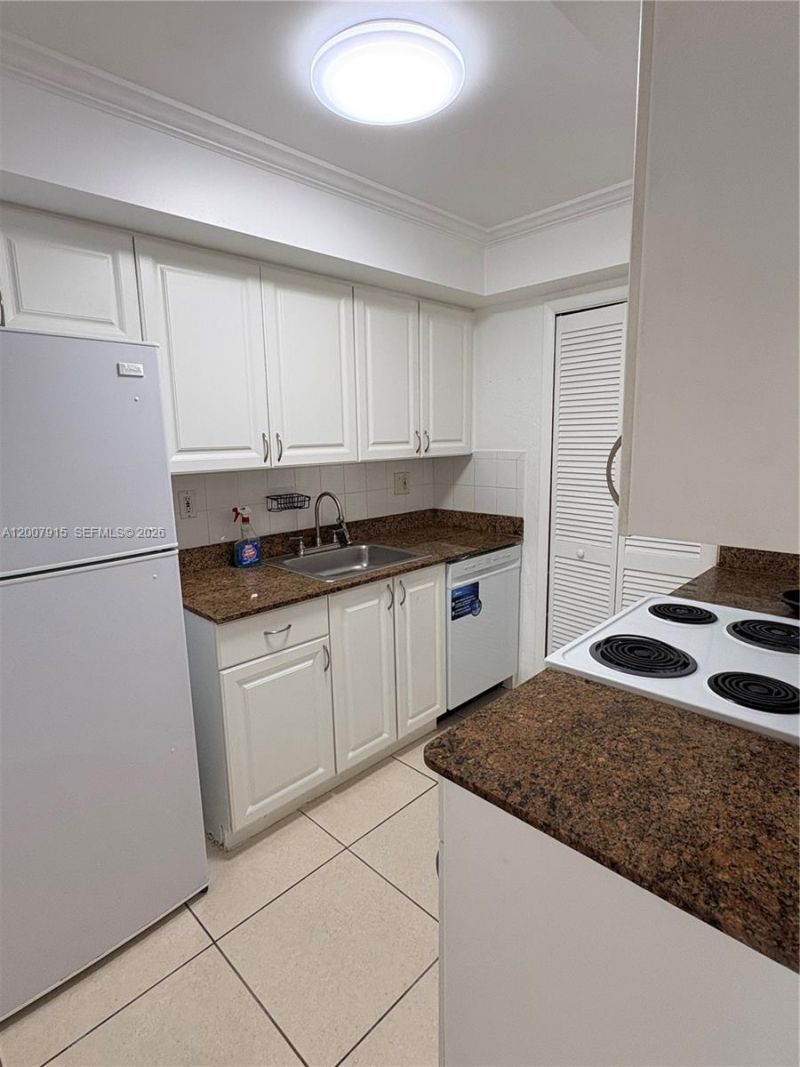 17600 NW 68th Ave, Unit B2004, Hialeah, FL 33015 Photo