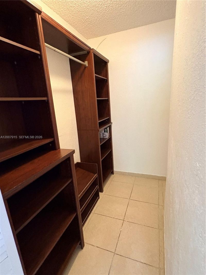 17600 NW 68th Ave, Unit B2004, Hialeah, FL 33015 Photo