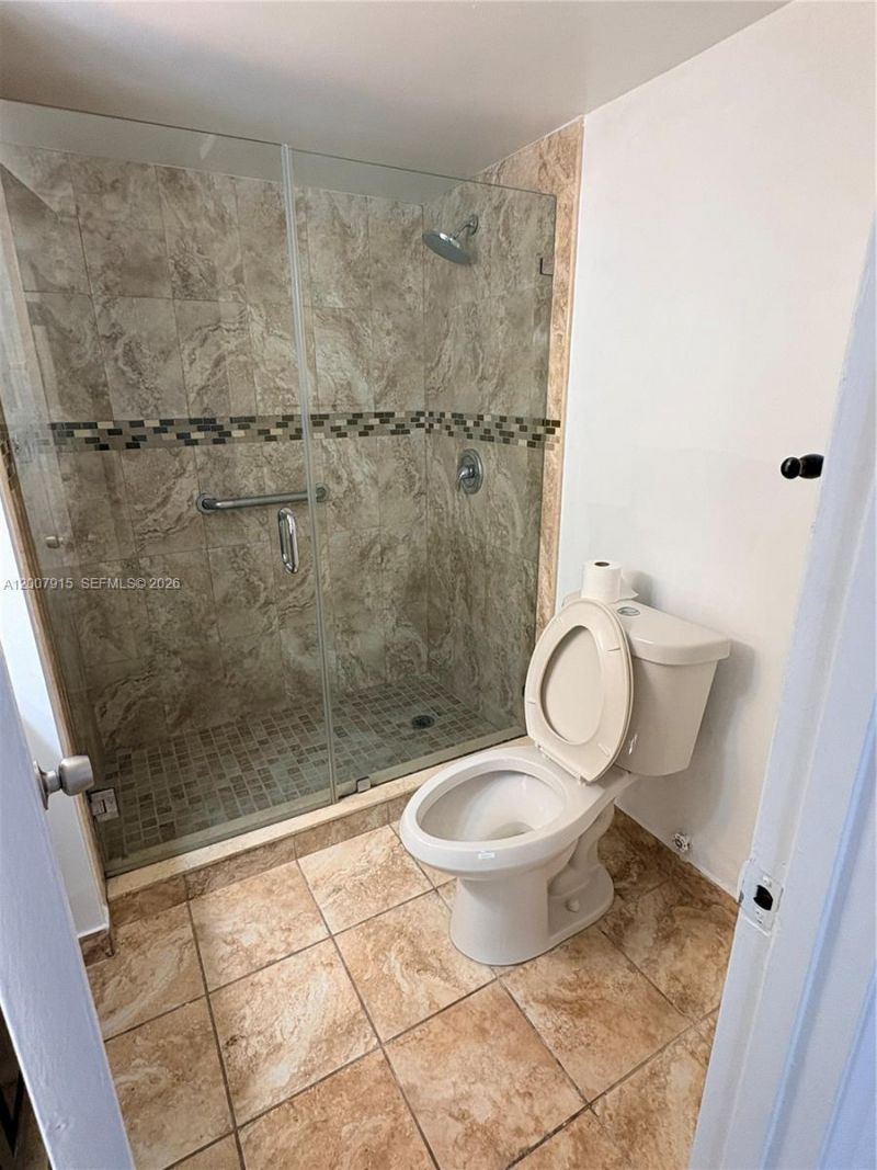 17600 NW 68th Ave, Unit B2004, Hialeah, FL 33015 Photo