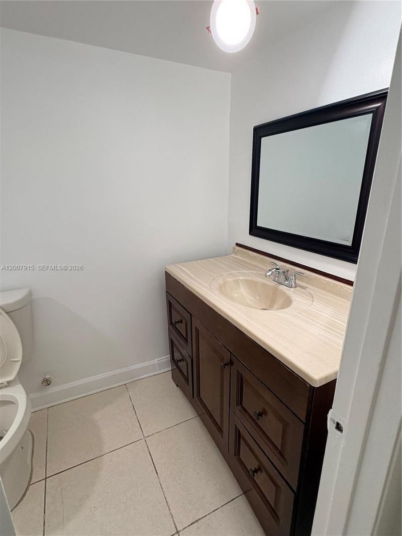 17600 NW 68th Ave, Unit B2004, Hialeah, FL 33015 Photo