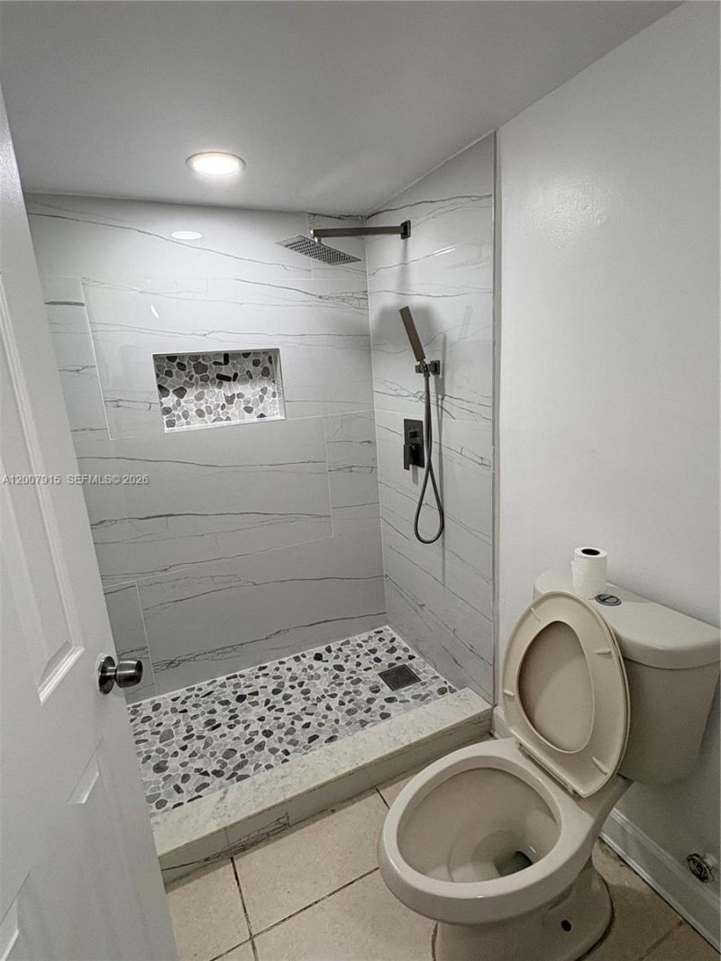 17600 NW 68th Ave, Unit B2004, Hialeah, FL 33015 Photo