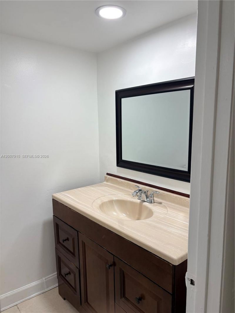 17600 NW 68th Ave, Unit B2004, Hialeah, FL 33015 Photo
