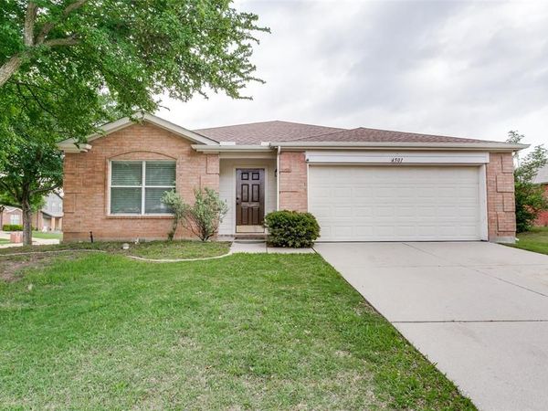 4501 Claret Court , Denton, TX 76226
