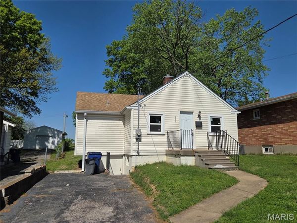 2221 Wolter Avenue, Vinita Park, MO 63114