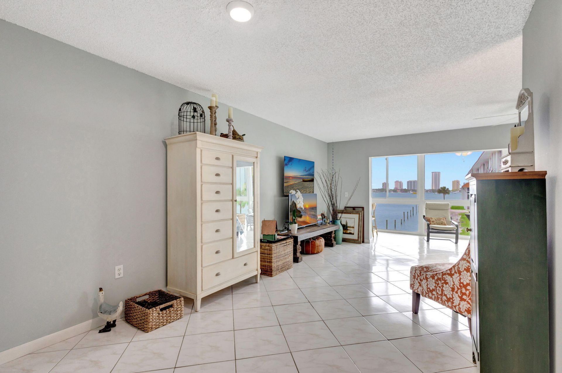2936 Lake Shore Drive, Unit 309, Riviera Beach, FL 33404 Photo
