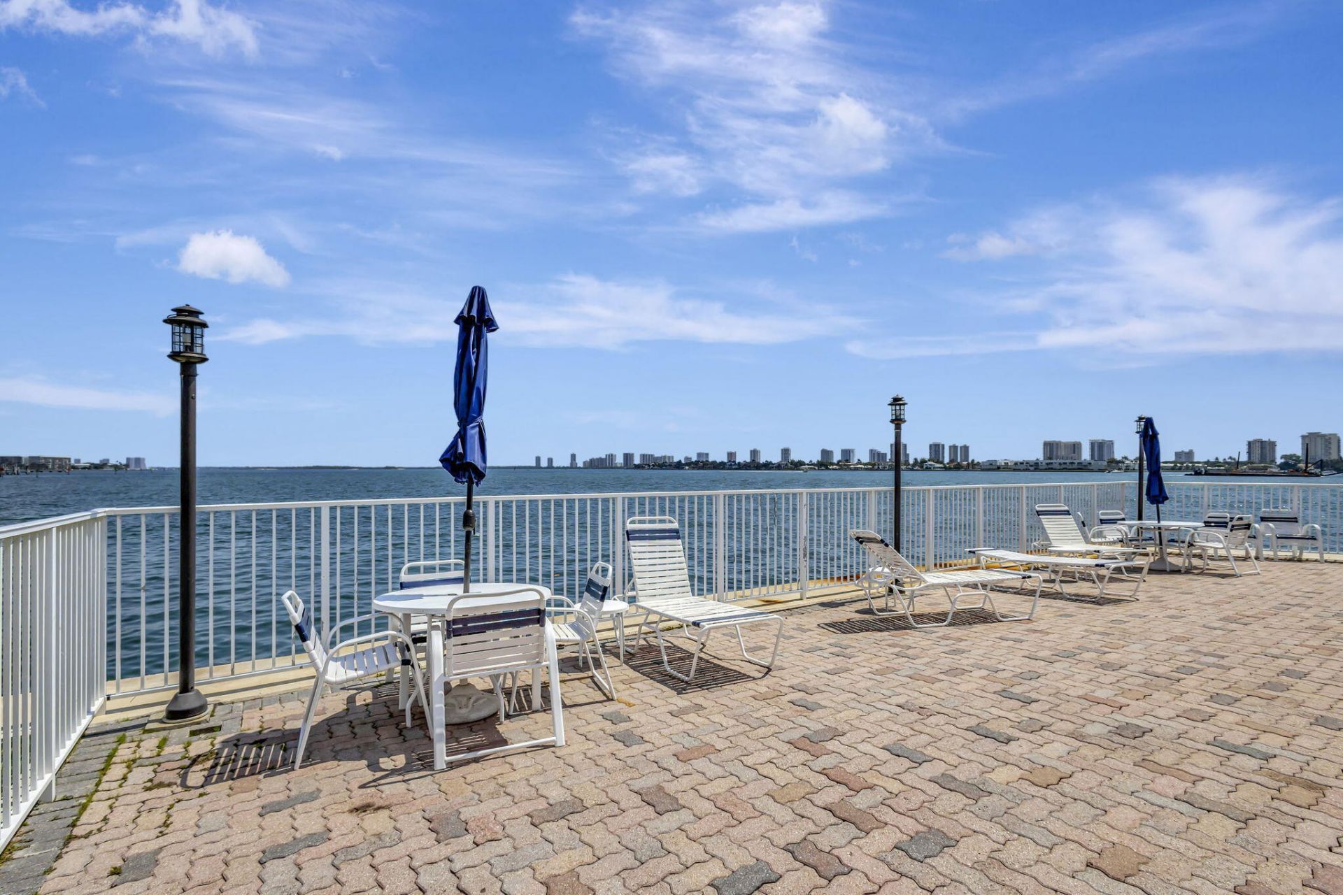 2936 Lake Shore Drive, Unit 309, Riviera Beach, FL 33404 Photo
