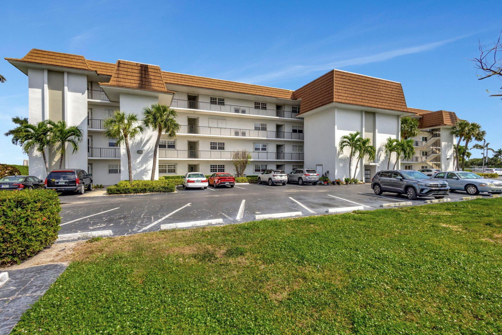 2936 Lake Shore Drive, Unit 309, Riviera Beach, FL 33404 Photo