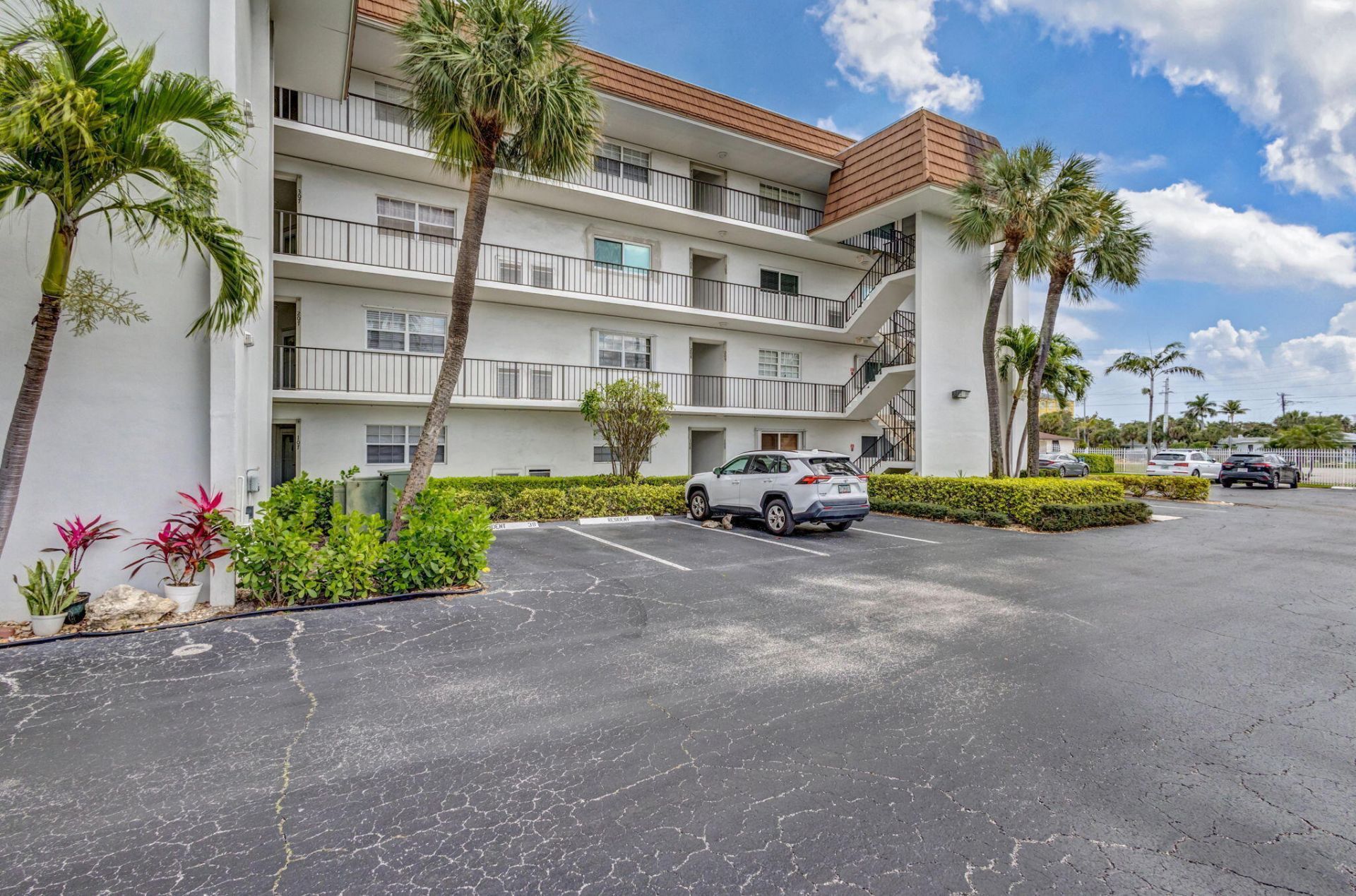 2936 Lake Shore Drive, Unit 309, Riviera Beach, FL 33404 Photo