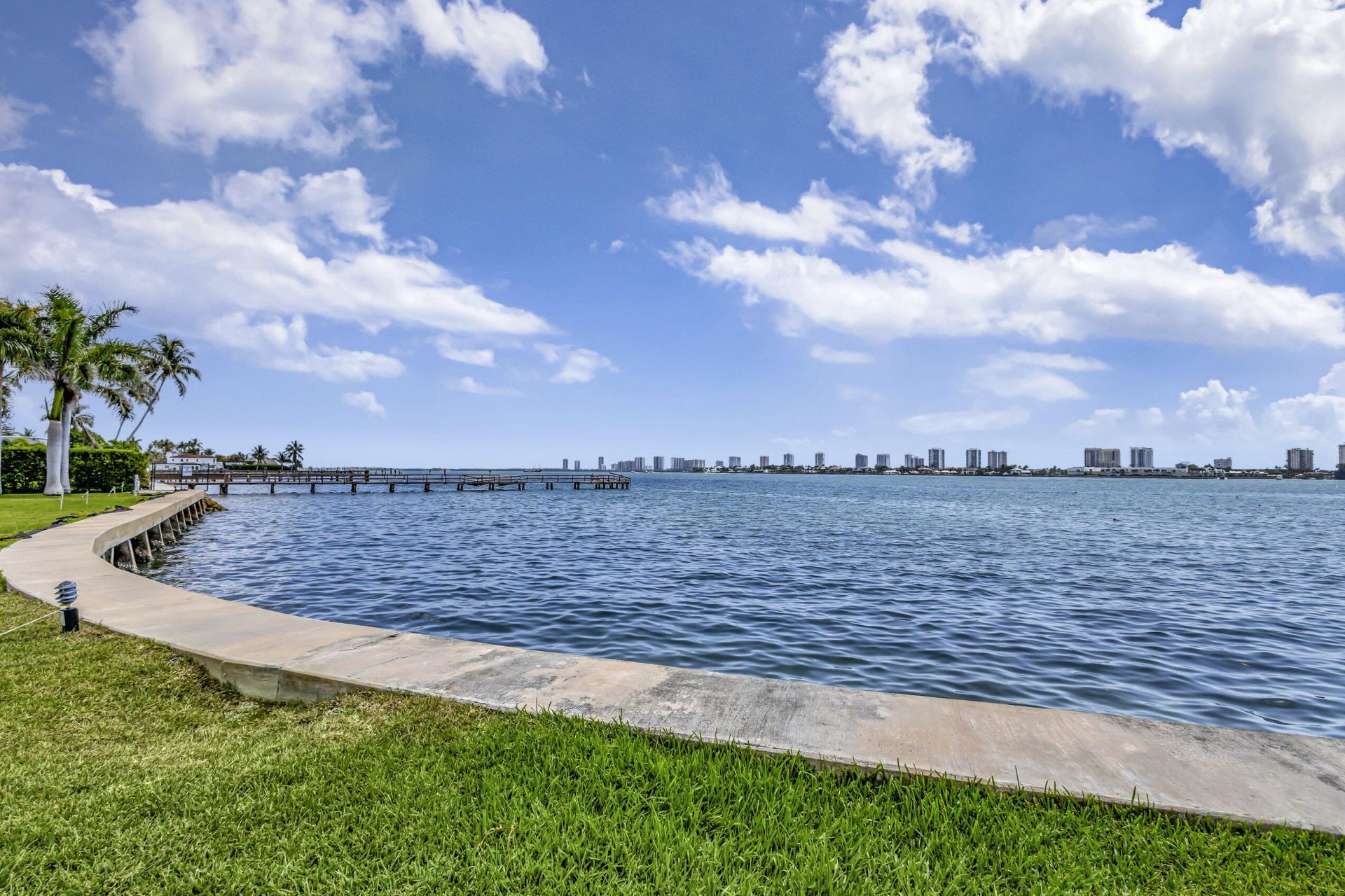2936 Lake Shore Drive, Unit 309, Riviera Beach, FL 33404 Photo
