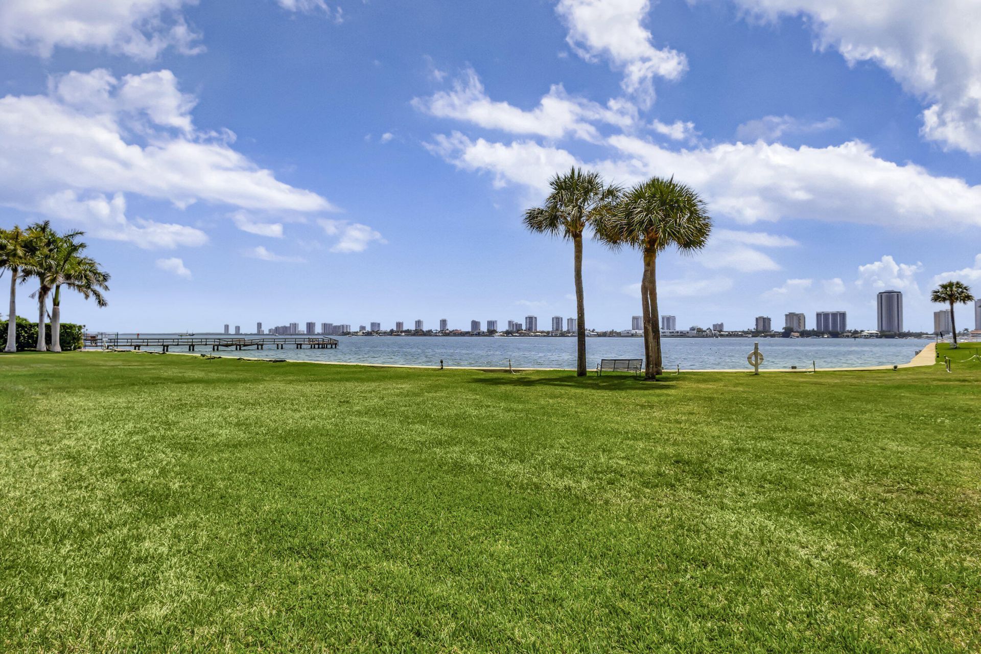 2936 Lake Shore Drive, Unit 309, Riviera Beach, FL 33404 Photo