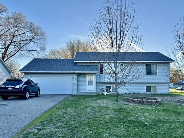 7431 Dupont Avenue N, Brooklyn Park, MN 55444