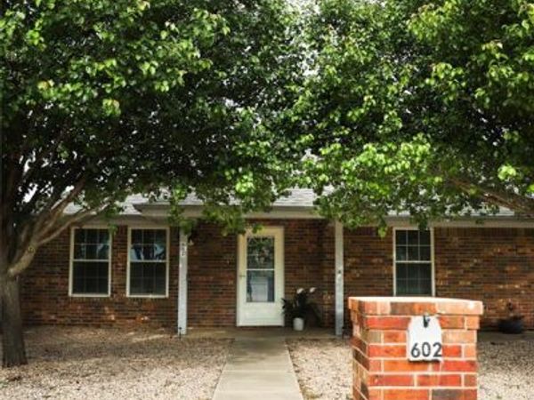 602 Cedar Street , Clyde, TX 79510