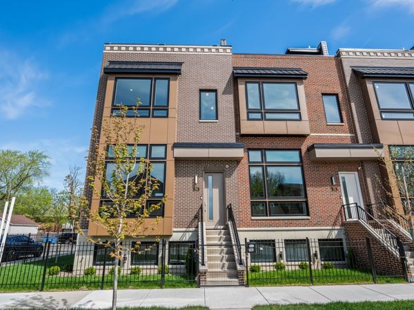 702 E 41 Street , Chicago, IL 60653