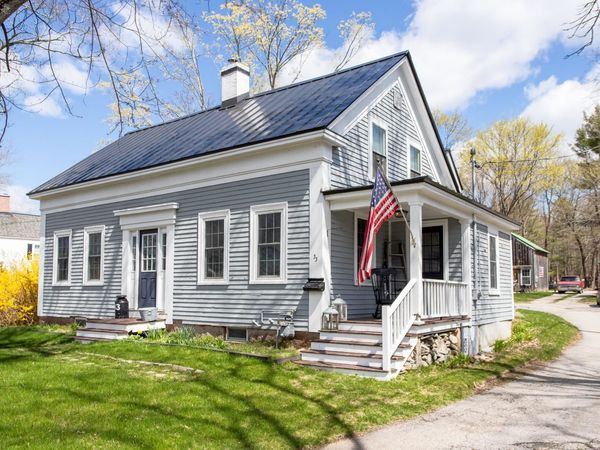 33 Exeter Road, Hampton, NH 03842