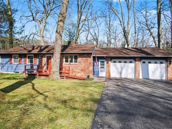 39 Hunters Run , Pittsford, NY 14534