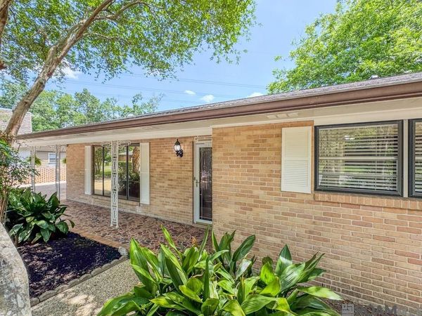 1025 Elizabeth Dr, Baton Rouge, LA 70815