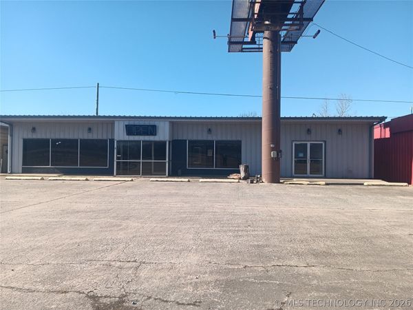 401 S Chouteau Avenue, Chouteau, OK 74337