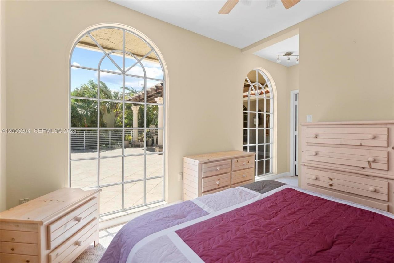 37 Fort Royal Is, Fort Lauderdale, FL 33308 Photo