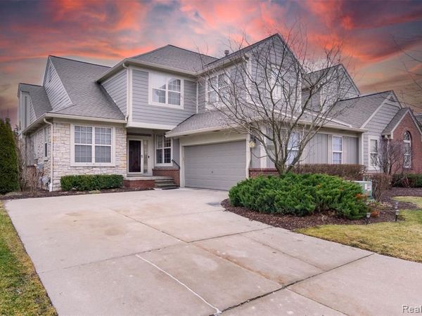 3805 W Winding Brook Circle, Rochester Hills, MI 48309