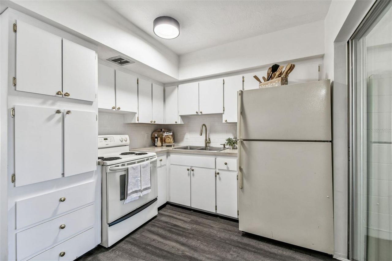5861 42nd Terrace N, Unit 1712, Kenneth City, FL 33709 Photo