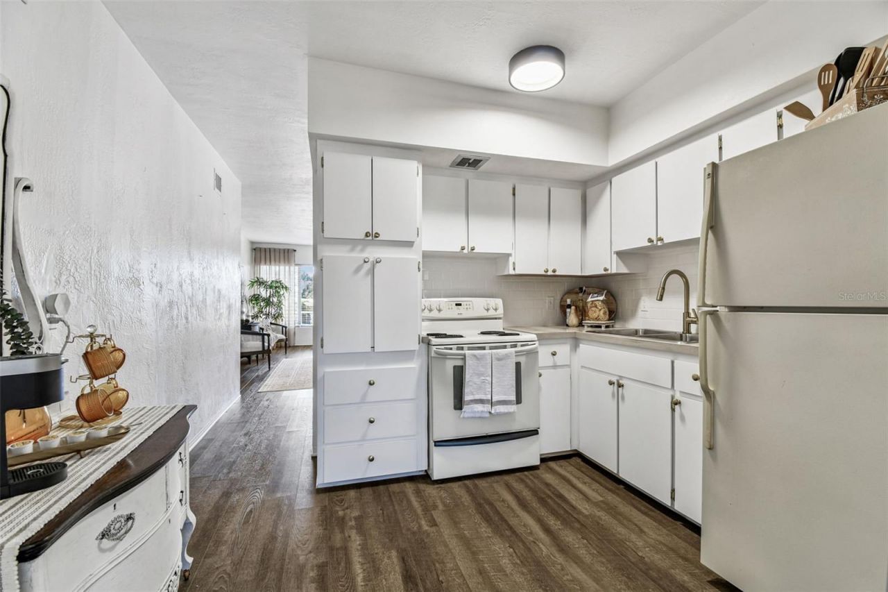 5861 42nd Terrace N, Unit 1712, Kenneth City, FL 33709 Photo