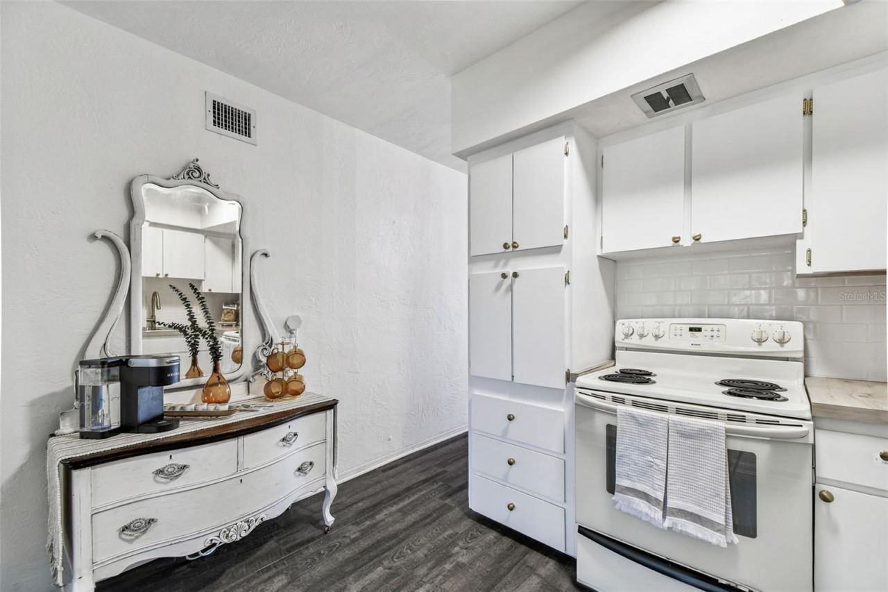 5861 42nd Terrace N, Unit 1712, Kenneth City, FL 33709 Photo