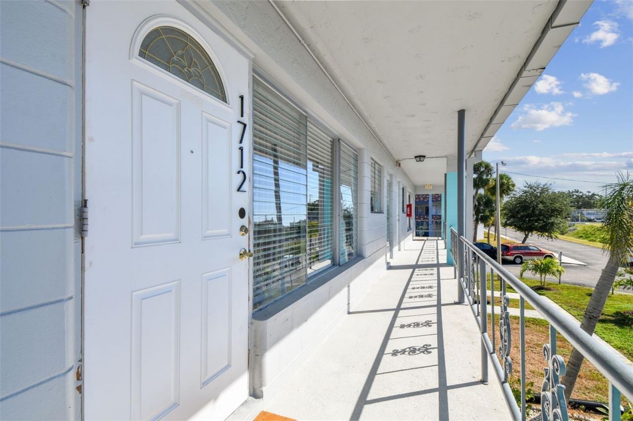 5861 42nd Terrace N, Unit 1712, Kenneth City, FL 33709 Photo