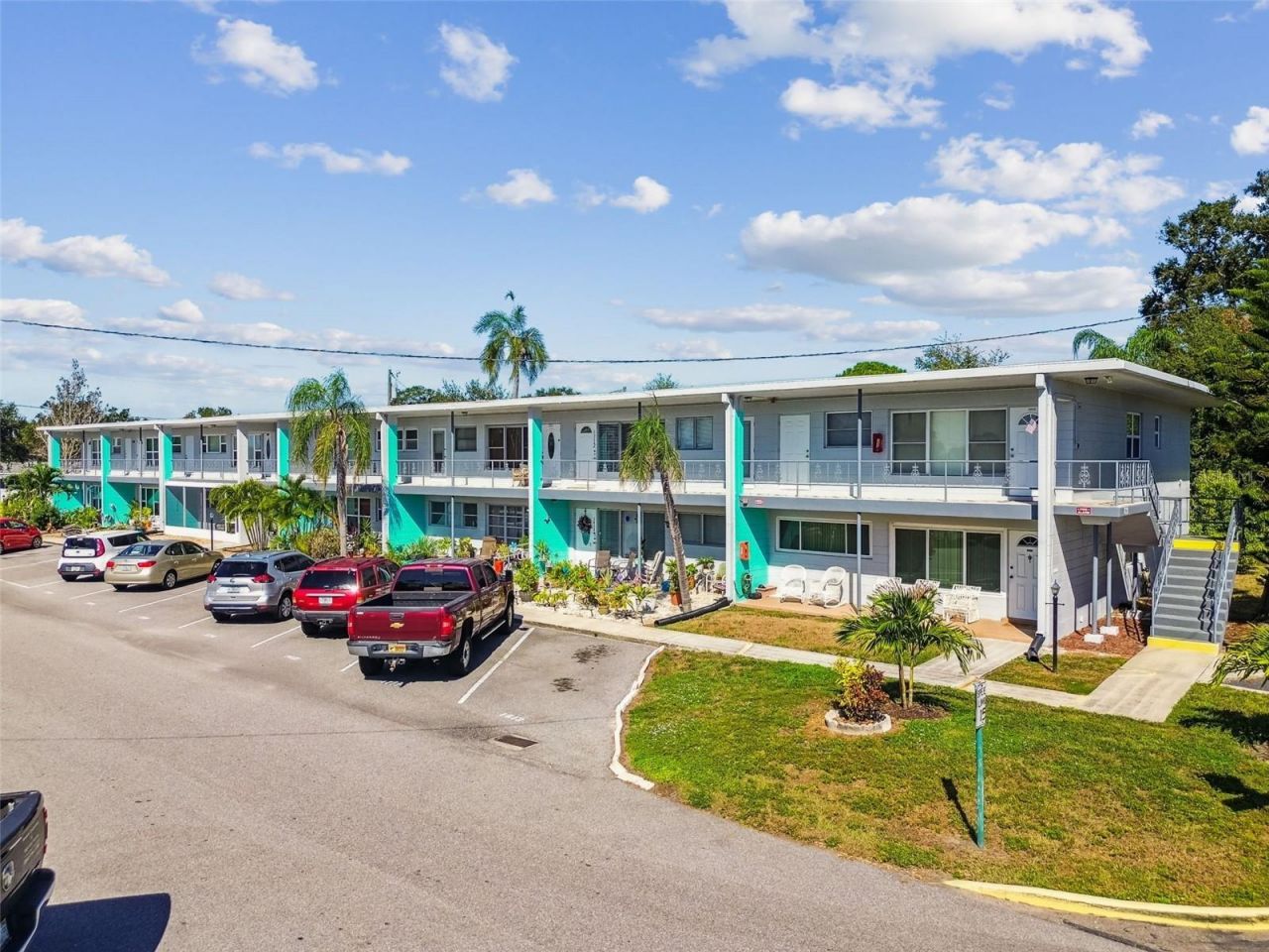 5861 42nd Terrace N, Unit 1712, Kenneth City, FL 33709 Photo