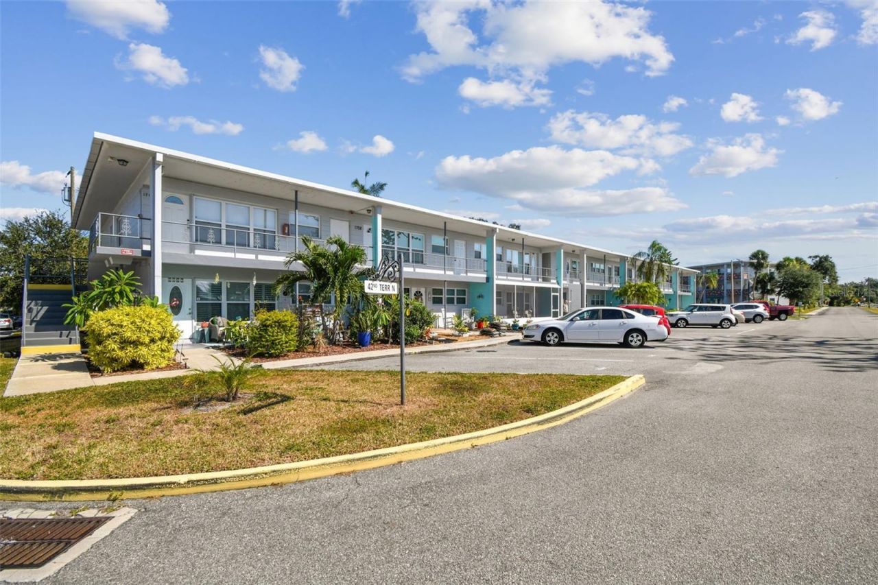 5861 42nd Terrace N, Unit 1712, Kenneth City, FL 33709 Photo