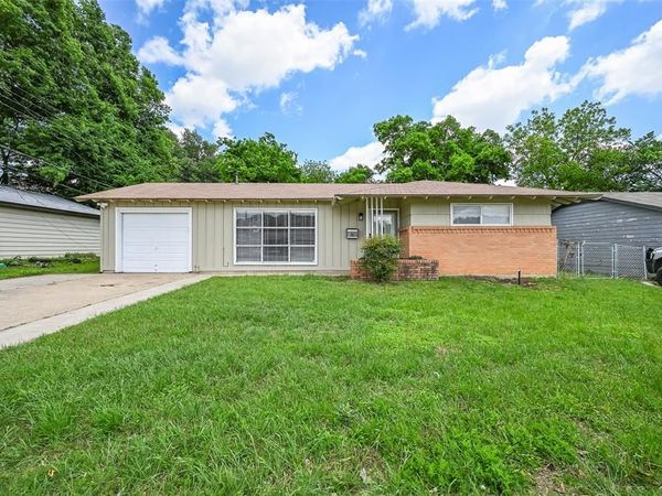 1905 S Cooper Street, Arlington, TX 76010