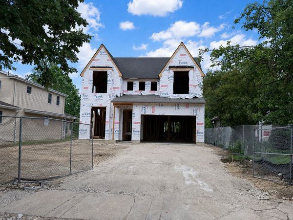 220 N Geneva Avenue, Elmhurst, IL 60126