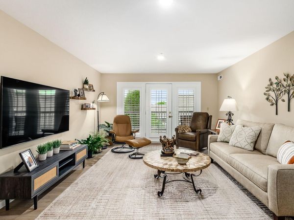 5935 N High Street , Unit 304, Worthington, OH 43085