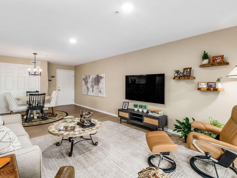 5935 N High Street, Unit 304, Worthington, OH 43085 Photo 8