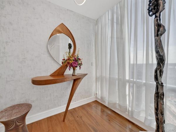 5 Renaissance Square , Unit PH6C, White Plains, NY 10601