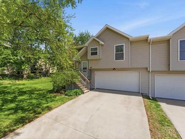 682 Emily St, North Liberty, IA 52317