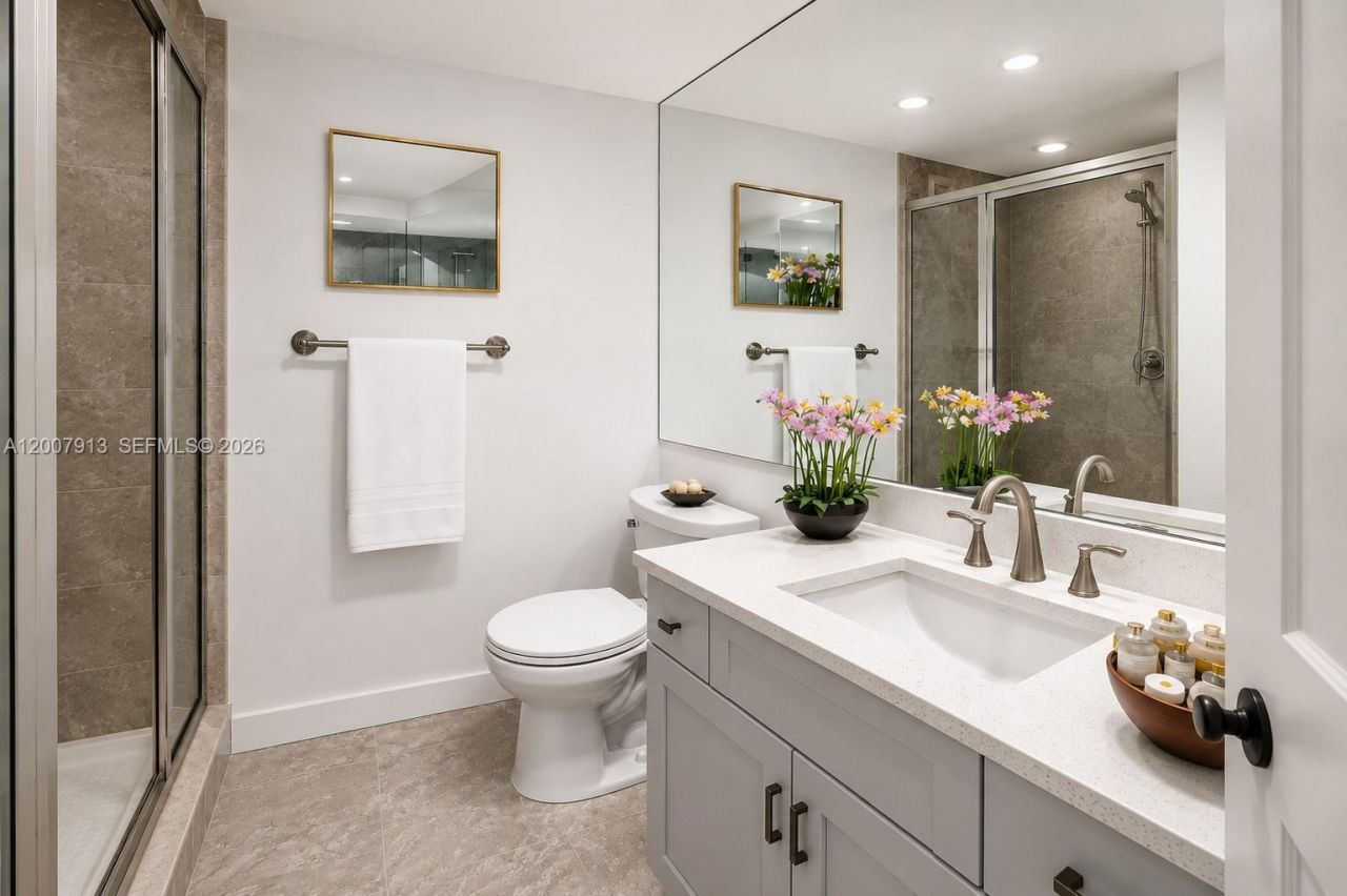 5600 Collins Ave , Unit 15B, Miami Beach, FL 33140 Photo