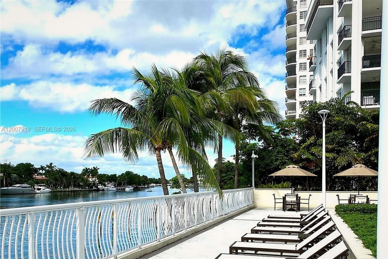 5600 Collins Ave , Unit 15B, Miami Beach, FL 33140 Photo