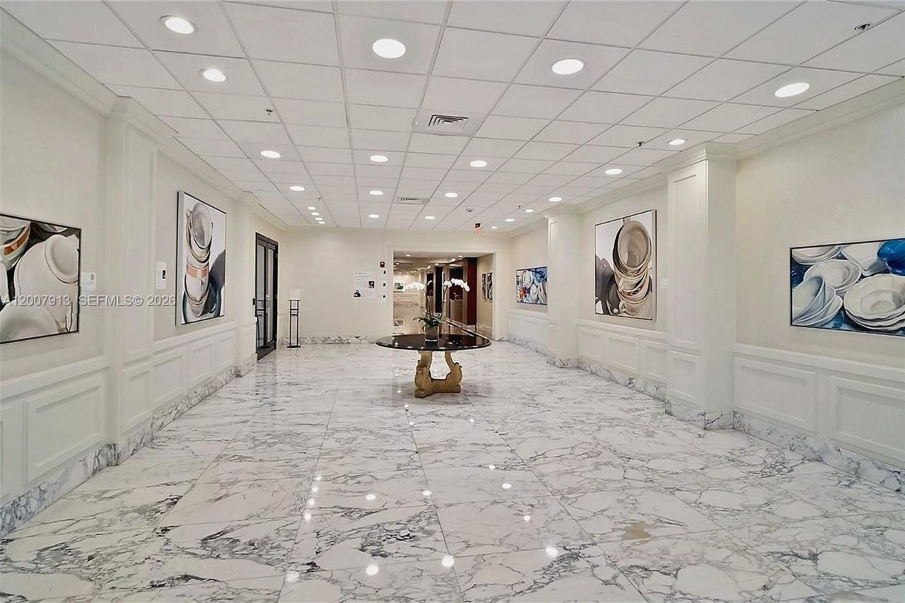 5600 Collins Ave , Unit 15B, Miami Beach, FL 33140 Photo