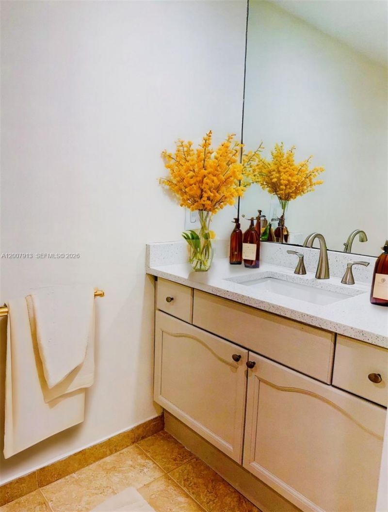 5600 Collins Ave , Unit 15B, Miami Beach, FL 33140 Photo