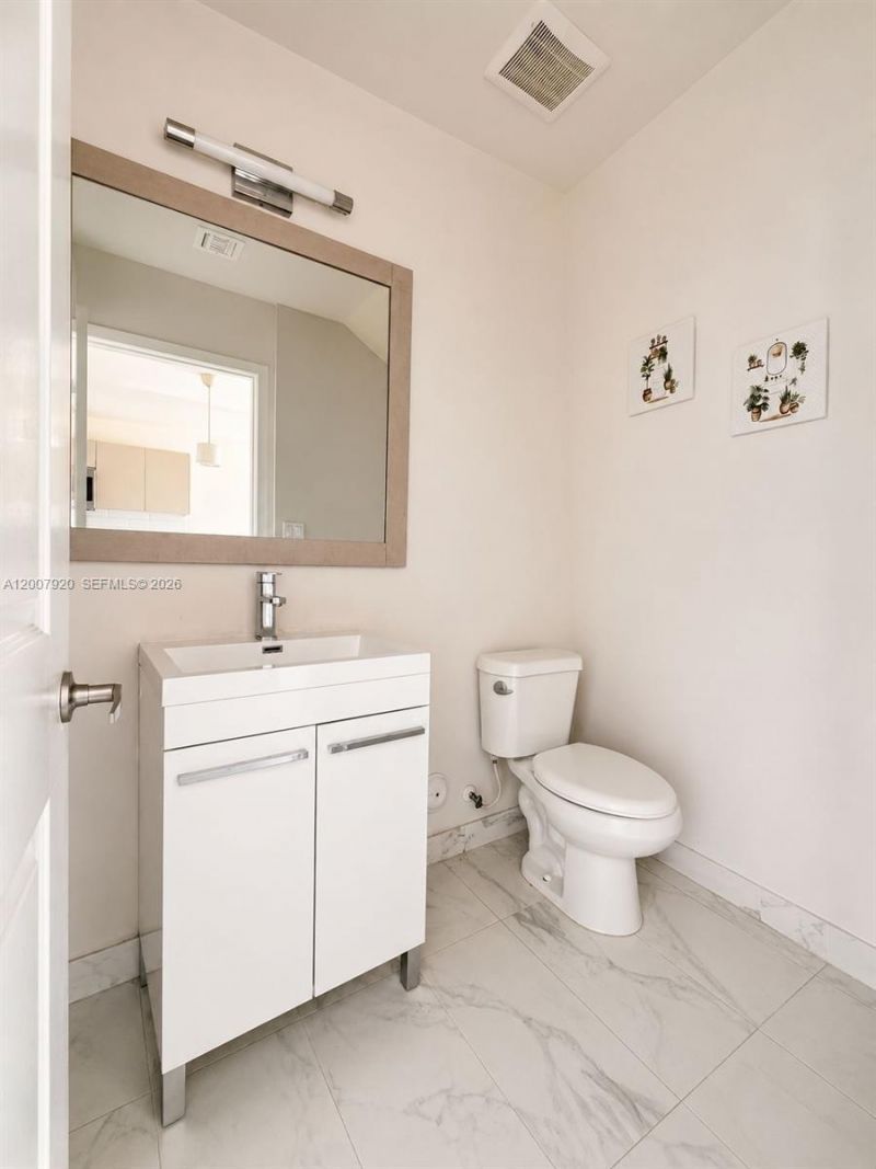 2505 NE 193rd St , Unit 4112, Miami, FL 33180 Photo