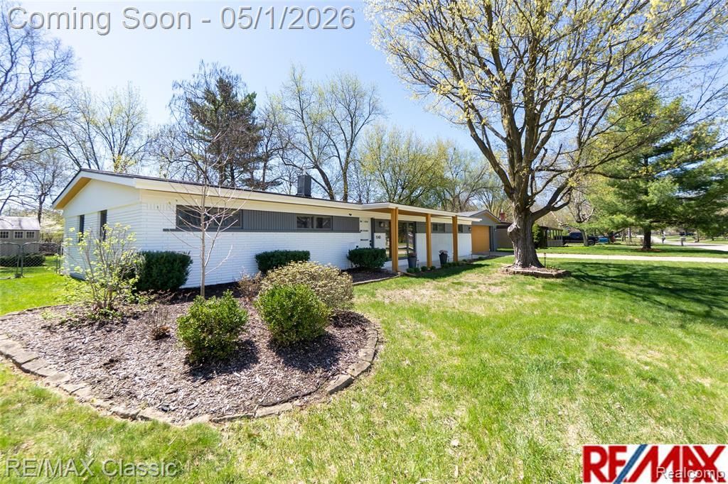 1540 Beverly Boulevard, Walled Lake, MI 48390 Main Photo