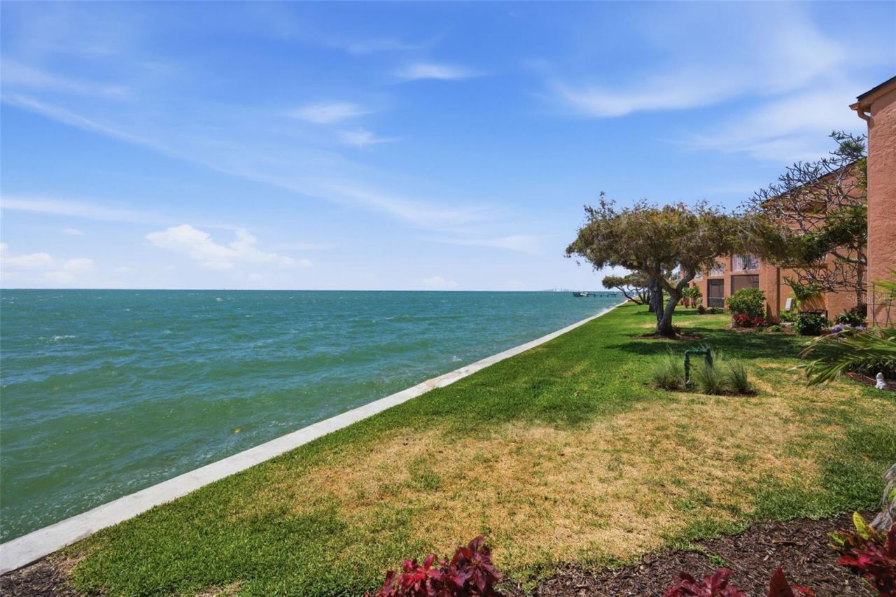 7400 Sunshine Skyway Lane S, Unit 121, Saint Petersburg, FL 33711 Photo