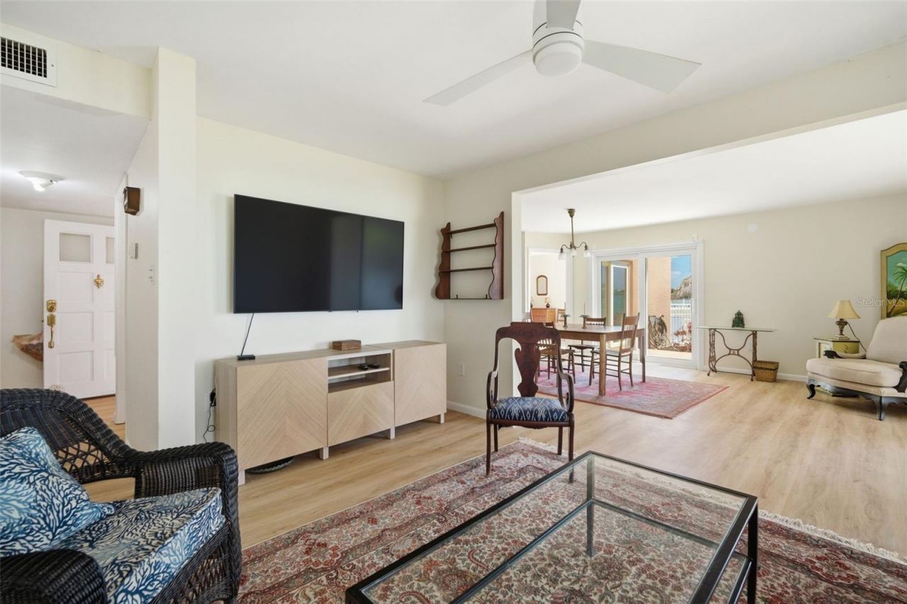 7400 Sunshine Skyway Lane S, Unit 121, Saint Petersburg, FL 33711 Photo