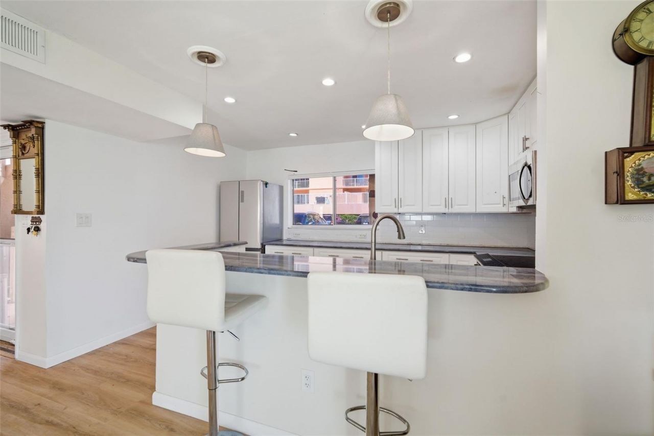 7400 Sunshine Skyway Lane S, Unit 121, Saint Petersburg, FL 33711 Photo
