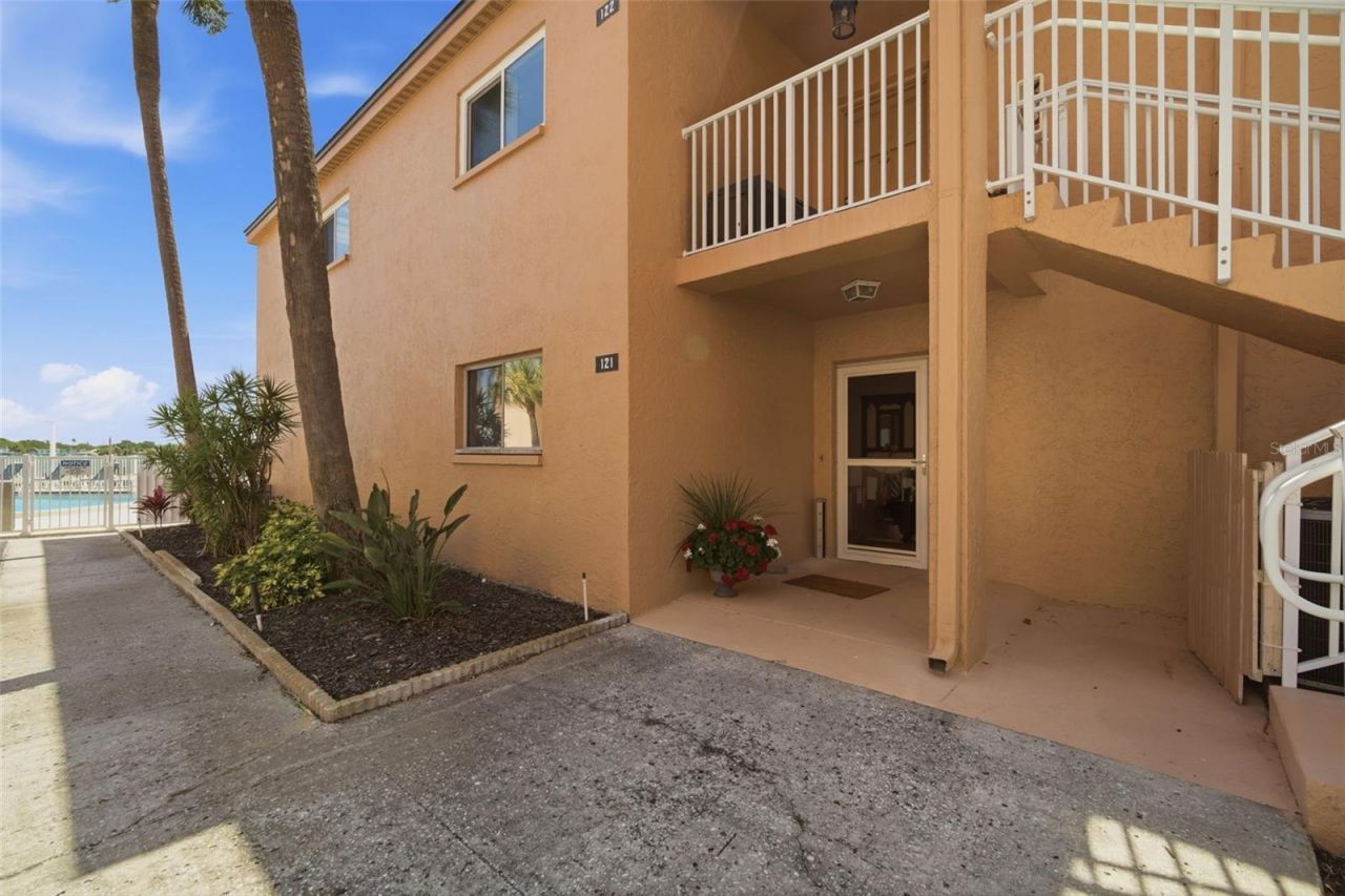 7400 Sunshine Skyway Lane S, Unit 121, Saint Petersburg, FL 33711 Photo