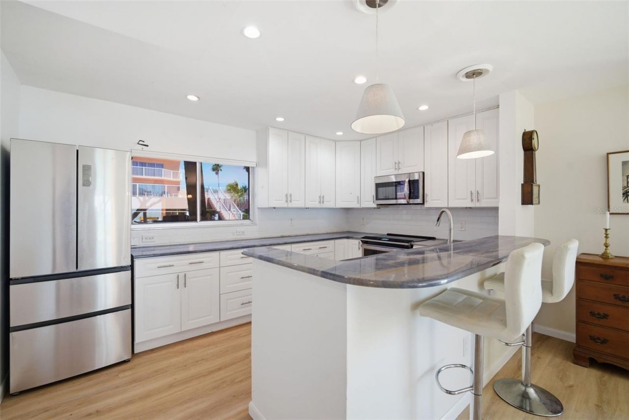 7400 Sunshine Skyway Lane S, Unit 121, Saint Petersburg, FL 33711 Photo