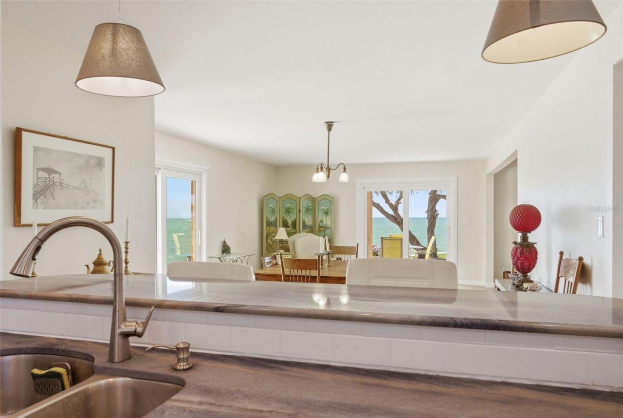 7400 Sunshine Skyway Lane S, Unit 121, Saint Petersburg, FL 33711 Photo