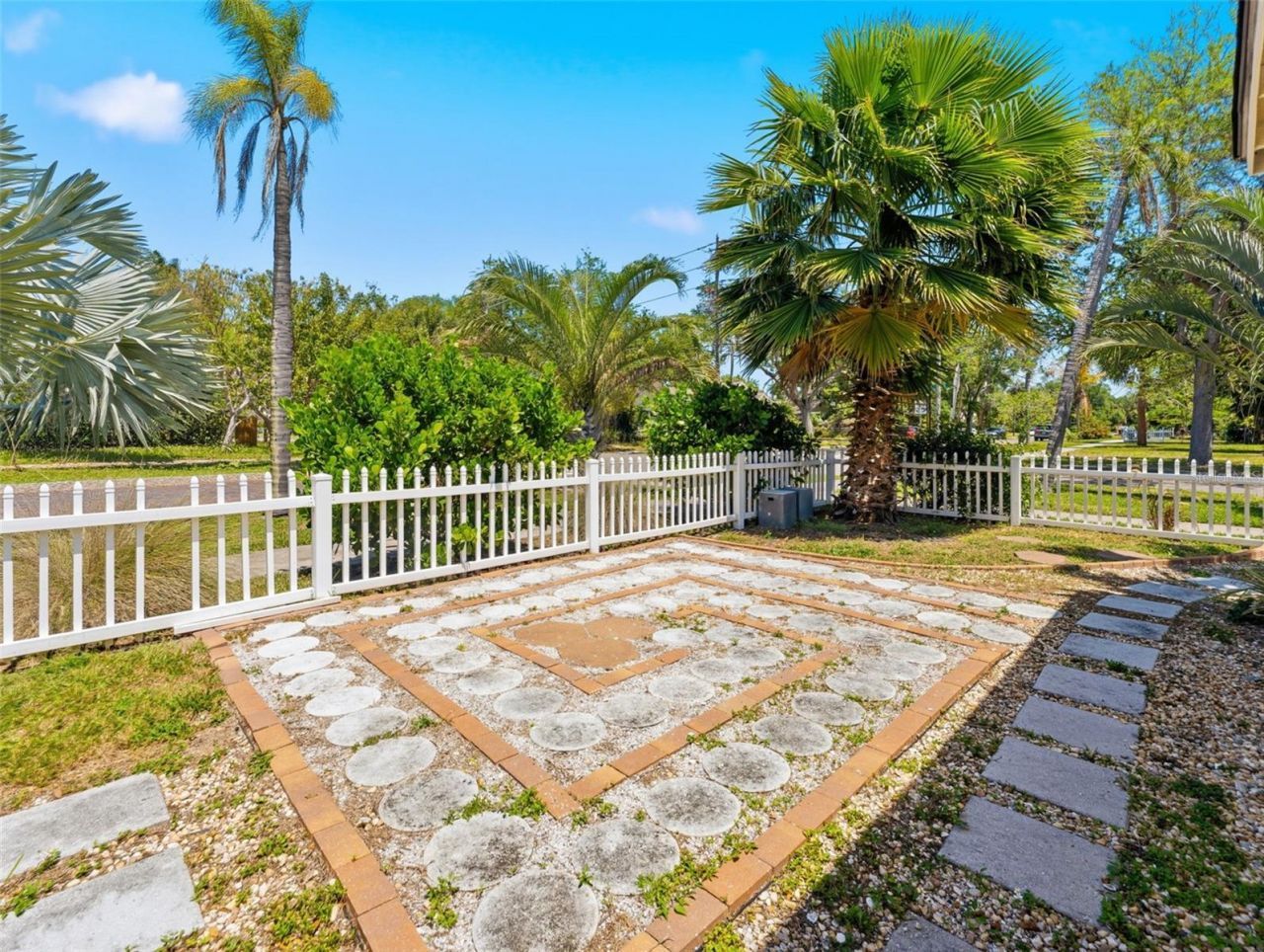 2005 3rd Street S, Saint Petersburg, FL 33705 Photo